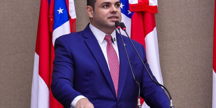 Golpes virtuais na mira: deputado Roberto Cidade apresenta Projeto de Lei que amplia proteção ao cidadão