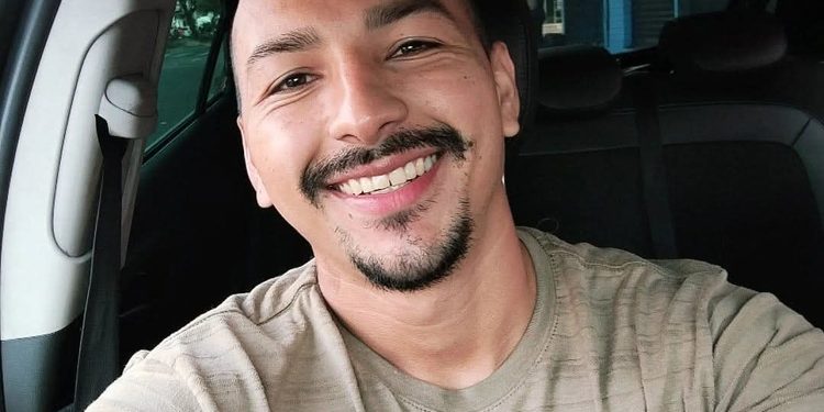 Motorista de app ainda tirou f@ca do peit0 após ser at@cad0 por dupla em Manaus