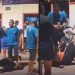 Vídeo: ‘Machã0’ s0ca mulher na frente do bar e ninguém faz nada no interior do Amazonas