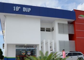 Cliente de supermercado é detid0 em Manaus com o pint0 pra fora 