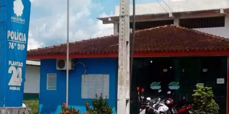 Escrivão de polícia é denunciado por saliência com detentas no Amazonas