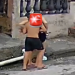 Vídeo: Menino abaixa a calç@ e é flagrado se esfr3gando em mulher no meio de rua no Alvorada