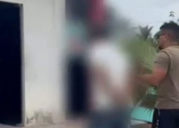 Esposa tenta fugir de casa após ser t0rturada, mas é impedida pelo marido agress0r