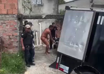 Vídeo: Homem se prepara para sair de carro e encontra mulher m0rt@ na garagem em Manaus