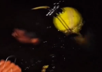 C0rp0 de adol3scent3 é resgat@d0 após af0gament0 em flutuante no interior do AM