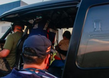 Idosa com fr4tura no quadril e garotinha com insuficiência respiratória são resgatadas de helicóptero em Manaus