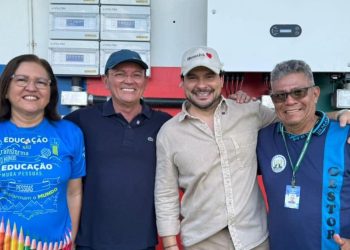 Capitão Alberto Neto inaugura sistema de energia solar em escolas de Humaitá