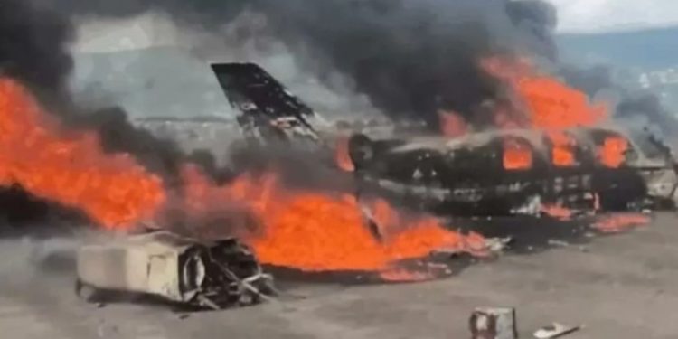 Veja o momento em que aeronave perde força e expl0de ao cair na Venezuela
