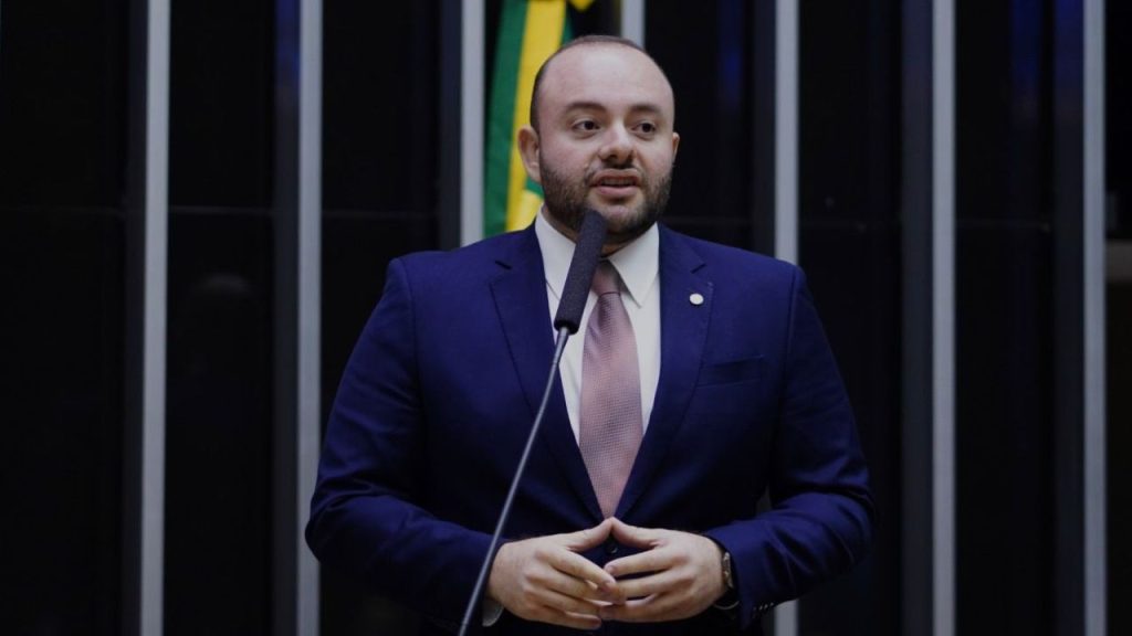 Deputado Fausto Júnior assume vice liderança do maior bloco partidário
