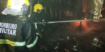 Incêndio em fábrica da Zona Leste de Manaus é controlado em 40 minutos