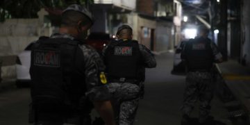 Foragidos são pr3s0s por diversos cr1mes durante operação da PM em Manaus