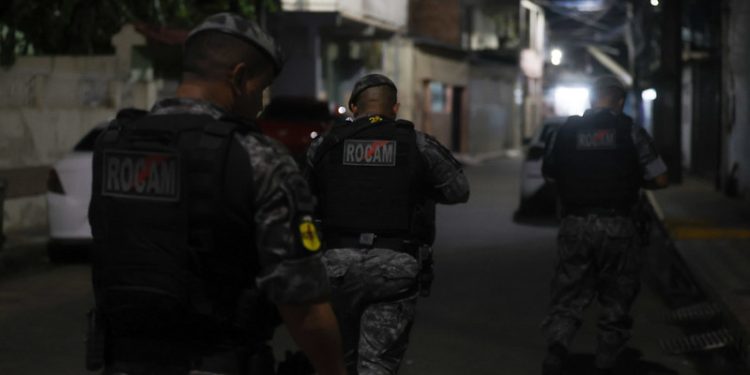 Foragidos são pr3s0s por diversos cr1mes durante operação da PM em Manaus
