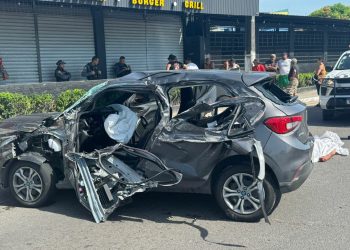 Homem m0rr€ após choque entre carro de aplicativo e ônibus em Manaus
