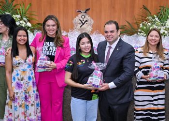 Presidente Roberto Cidade abre programação alusiva aos 21 Dias de Ativismo e reforça ações legislativas de proteção às mulheres