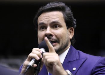 Capitão Alberto Neto endurece lei e fecha brecha que beneficiava p2dóf1los no sistema penal