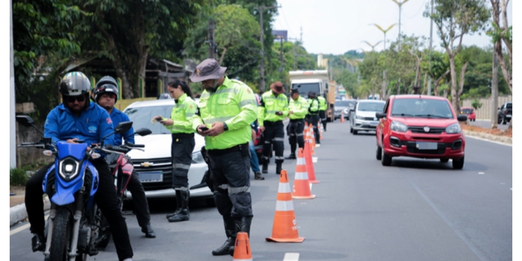 Após arrecadar mais de R$ 8 mi com multas, prefeitura de Manaus volta a autuar motoristas
