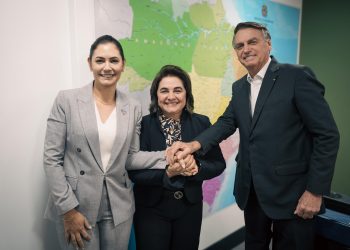 Professora Maria do Carmo presta apoio a Bolsonaro e convoca brasileiros a permanecerem firmes com fé, serenidade e coragem