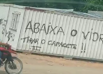 Pichação com ordem de f@cçã0 no Distrito Industrial 2 gera alerta entre moradores: ‘Rio de Janeiro aqui’
