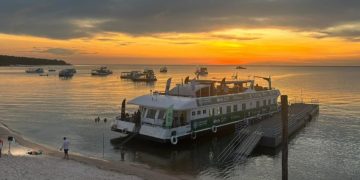 UEA na COP30: expedição científica da universidade monitora qualidade das águas amazônicas em rota até Belém