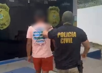 Sobrinha e$tuprada pelo tio vê matéria sobre o assunto na TV e o denuncia no interior do AM