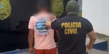 Sobrinha e$tuprada pelo tio vê matéria sobre o assunto na TV e o denuncia no interior do AM