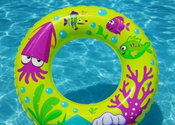 Menino de 6 anos fica 20 minutos afogad0 na piscina e m0rre diante dos pais no Amazonas