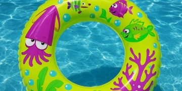 Menino de 6 anos fica 20 minutos afogad0 na piscina e m0rre diante dos pais no Amazonas