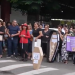 Professores em greve pr0t3stam contra David Almeida e ‘PL da M0rte’ com caixões de papelão