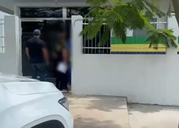 Padrasto tentava ‘brechar’ enteada de 14 anos no banheiro e ofereceu R$ 1 mil para ter relação com ela