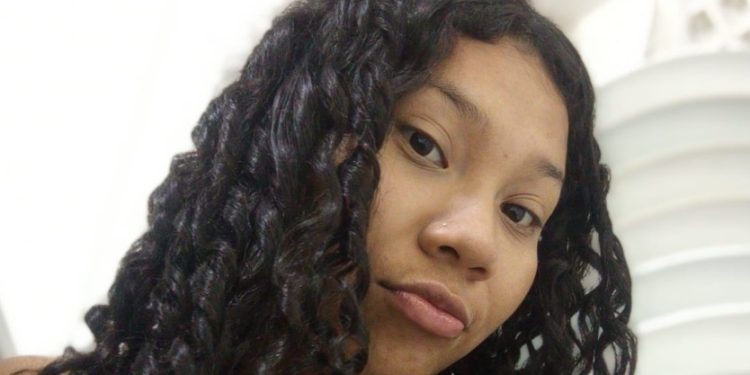 Jovem de 16 anos está desaparecida em Manaus e família pede ajuda para encontrá-la