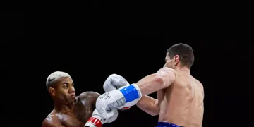 Ex-BBB Davi Brito é derr0tado por Sacha Bali após dizer que ia ‘amassar’ o r1val