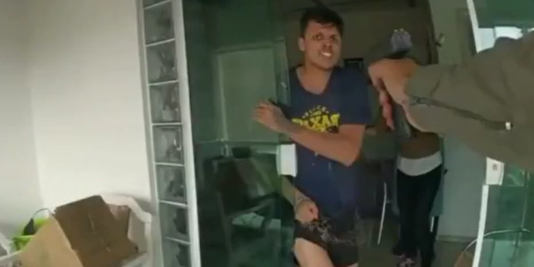 ‘A gente chamou pra ajudar’, desabafa mãe de homem com esquizofrenia m0rt0 por policiais; veja