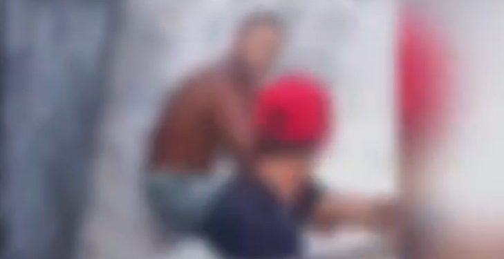 Vídeo: tráfic0 usa uma pá e deixa suspeit0 de r0ubo com o couro quente
