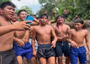 Funk ‘Senta Poca’ é sucesso em aldeia indígena e vídeo gera debate nas redes; veja