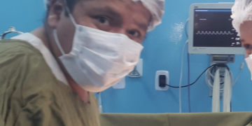 Médico boliviano é suspeito de causar m0rt3 de bebê ao atrasar 5h para part0 no Amazonas