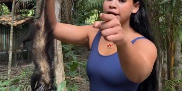 Vídeo: paraense ensina a comer mucura com açaí e polemiza nas redes sociais