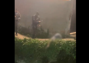 Vídeos mostram ‘Babidi’ ex3cutad0 e jogado em área do ‘Suvaco da Cobra’, no P. 10; veja