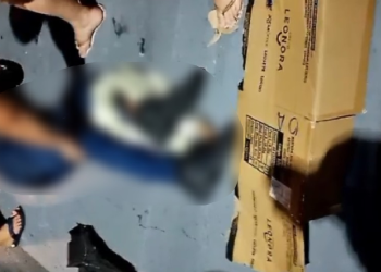 Vídeo: Des3sperad0, motociclista ch0ra de d0r após ac1dente com carro em Manaus