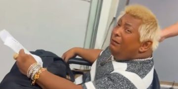 Dentista se emociona ao ver Patixa perdida no aeroporto a caminho de Manaus: ‘ela é especial’