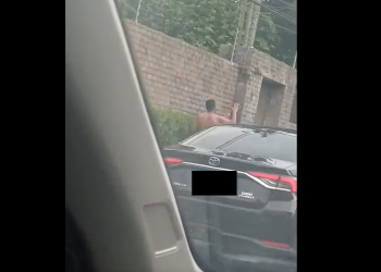 Vídeo: P3l@d@0 surpreende correndo próximo de igreja na avenida Mário Ypiranga