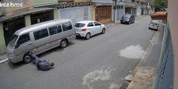 Vídeo: policial militar dá 15 tir0s em suspeit0 de roub0 que m0rre no meio da rua