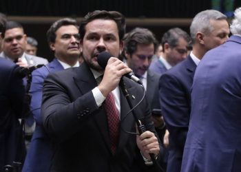 Capitão Alberto Neto defende anistia e cobra independência do Congresso diante de “ditadura da toga”
