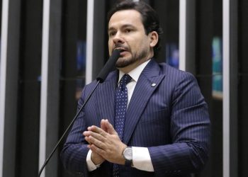 Projeto do Capitão Alberto Neto que cria programa de saúde dirigido às mulheres alcoolistas é aprovado no Senado e segue para sanção presidencial