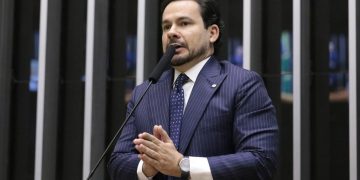 Projeto do Capitão Alberto Neto que cria programa de saúde dirigido às mulheres alcoolistas é aprovado no Senado e segue para sanção presidencial