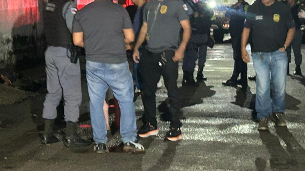 Após descer de carro de aplicativo, homem é cercado, interrogado e execut4d0 no Novo Aleixo