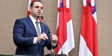 Leis de autoria de Roberto Cidade reforçam compromisso com a alfabetização no Amazonas