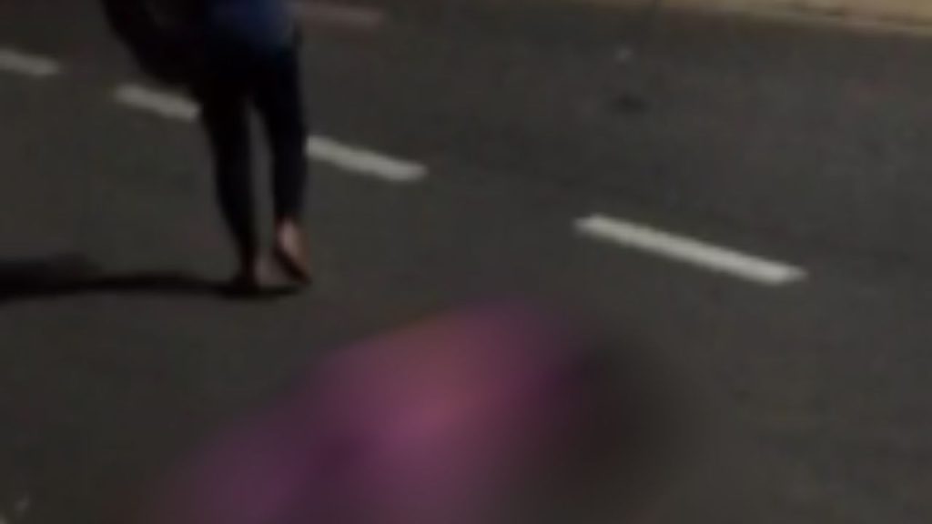 Na AM-070, mulher tenta atravessar e acaba m0rt4 atr0pel4da por carro