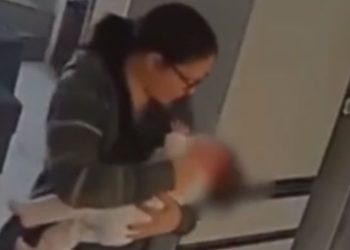 Vídeo: Após notar lesõ3s no rosto da filha, mãe flagra babá agr3dind0 bebê e chama a polícia