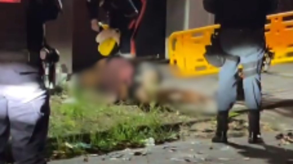 Mulher é at4cad4 por grupo e consegue escapar rastejando em Manaus