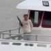 Vídeo: Homem com espingarda ame4ça moradores e atir4 em porto flutuante de Manicoré